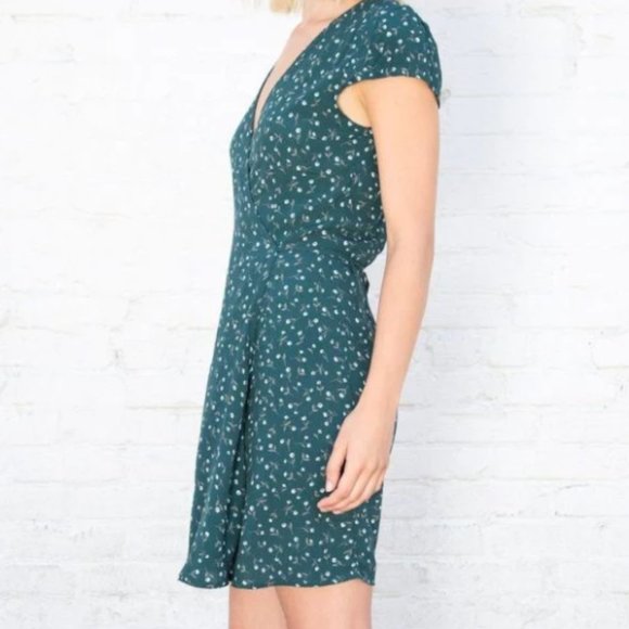 BRANDY MELVILLE GREEN FLORAL WRAP DRESS - Picture 3 of 11